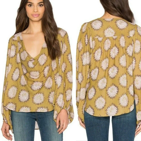 Free People Cowling Around Top small - Picture 1 of 11